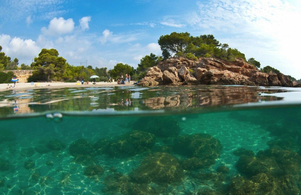 La platja de l'Estany Podrit, a l'Ametlla de Mar