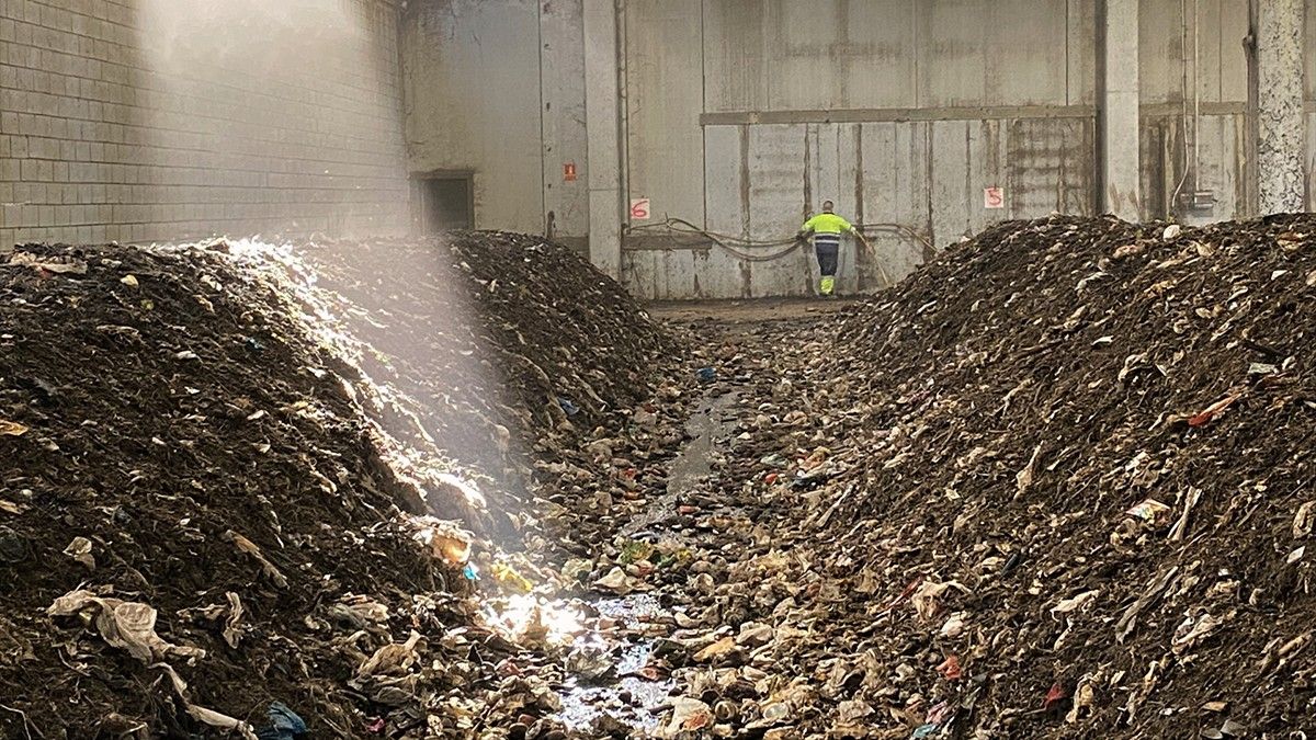 De l'orgànica se n'obté compost a través d'un forn i la combustió en repòs del material.