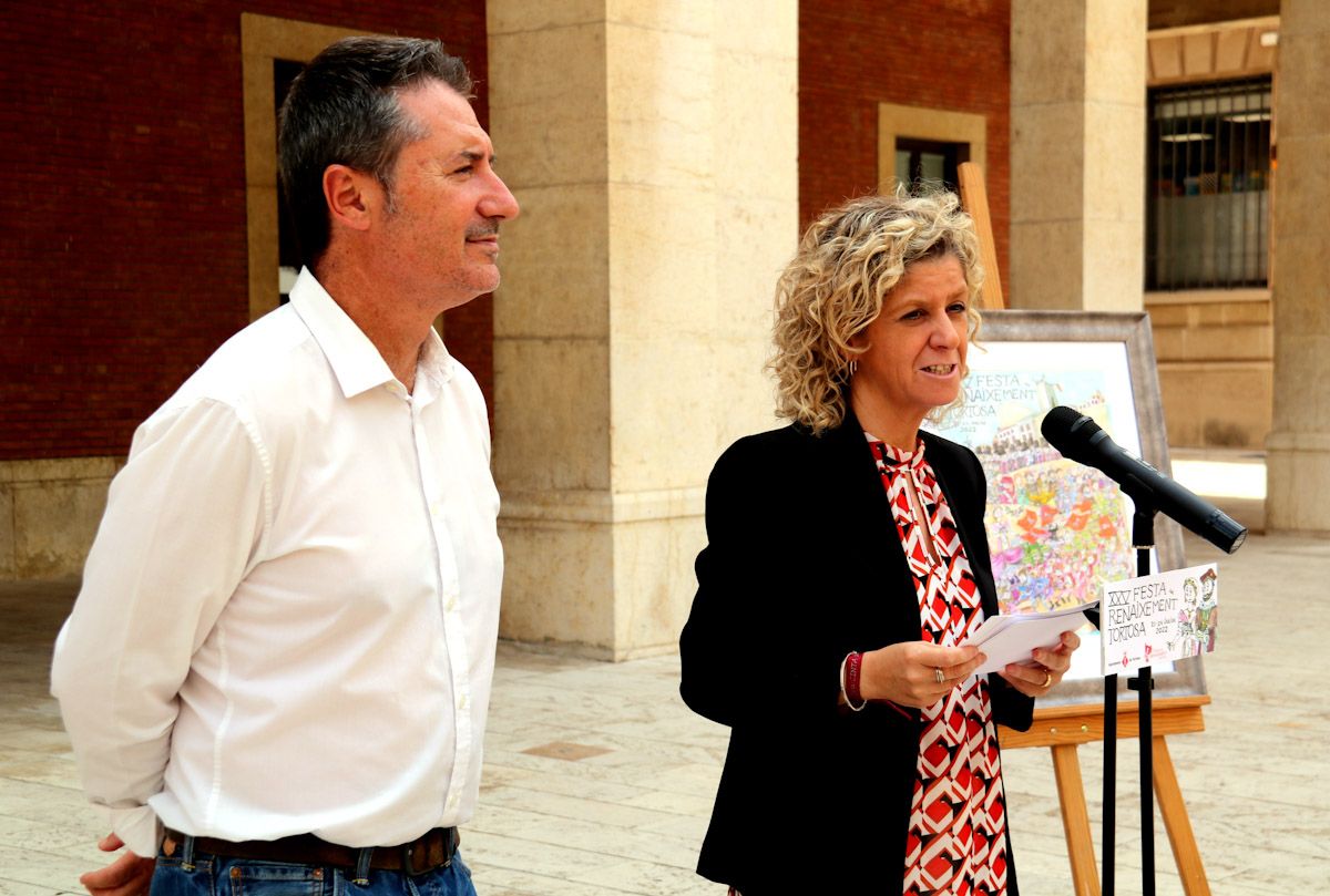 L'alcaldessa de Tortosa, Meritxell Roigé, i el regidor Domingo Tomàs en la presentació de la vint-i-cinquena edició de la Festa del Renaixement