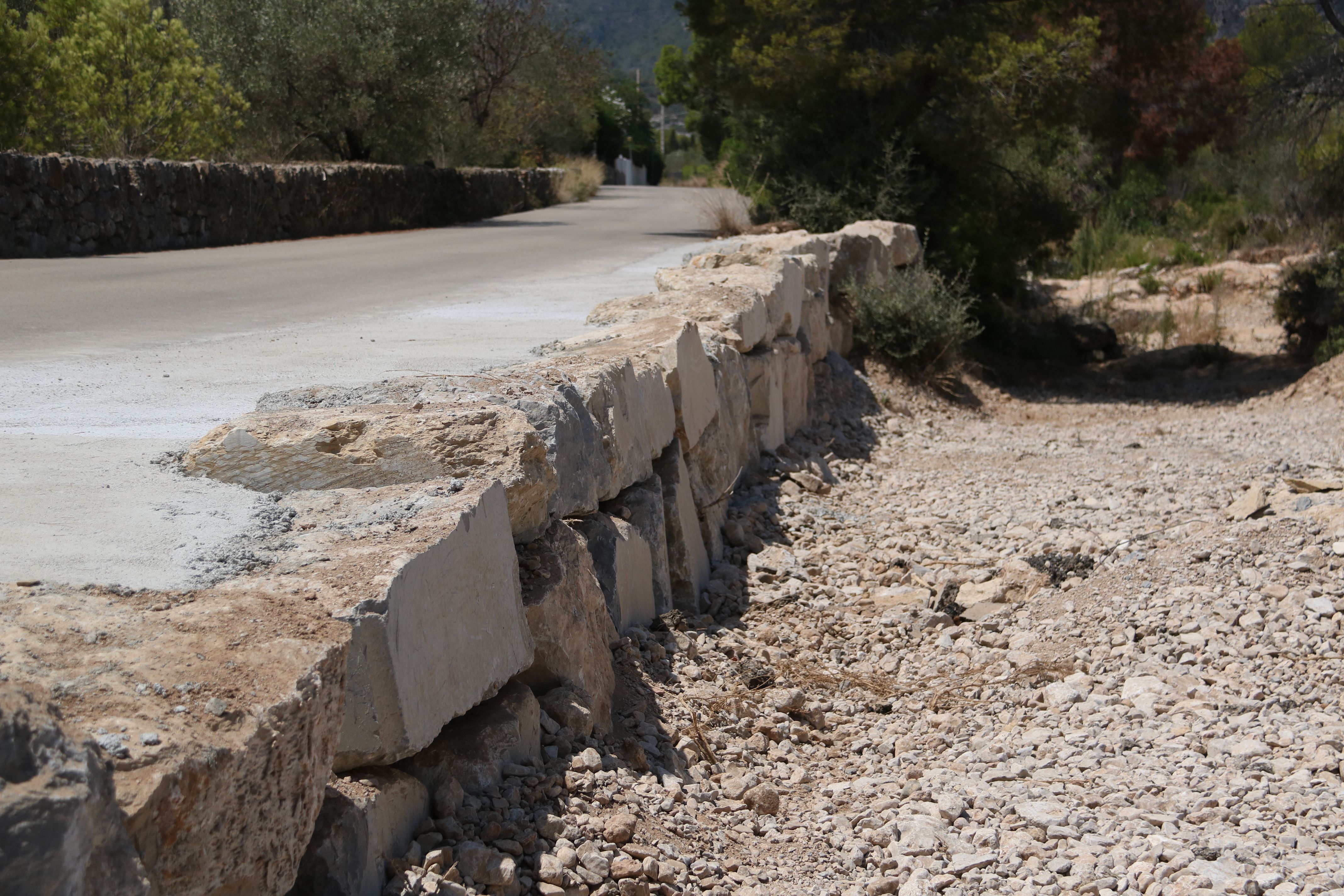 Detall d'una escullera al barranc del Llop d'Alcanar, una actuació per ser més resilient davant els aiguats