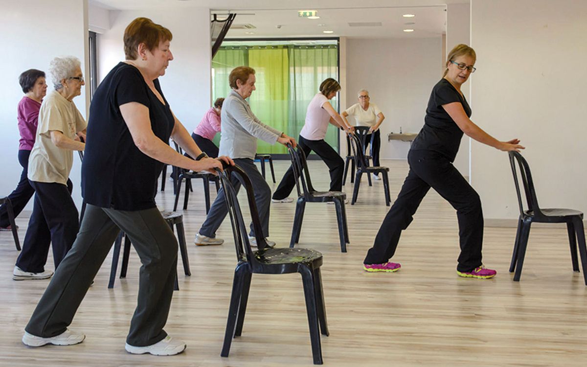 Activitats físico-esportives per a la gent gran, en una imatge d'arxiu.