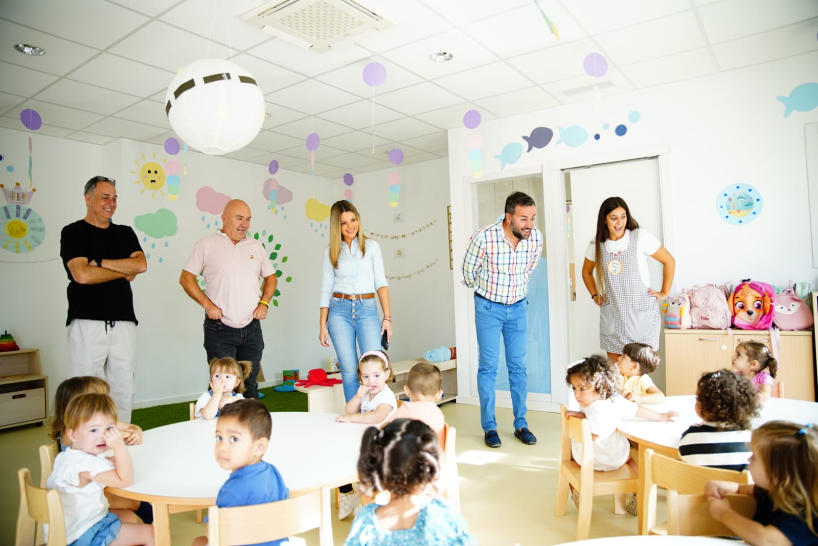 L'alcalde de Deltebre, Lluís Soler ha visitat l'escola bressol l'Hortet