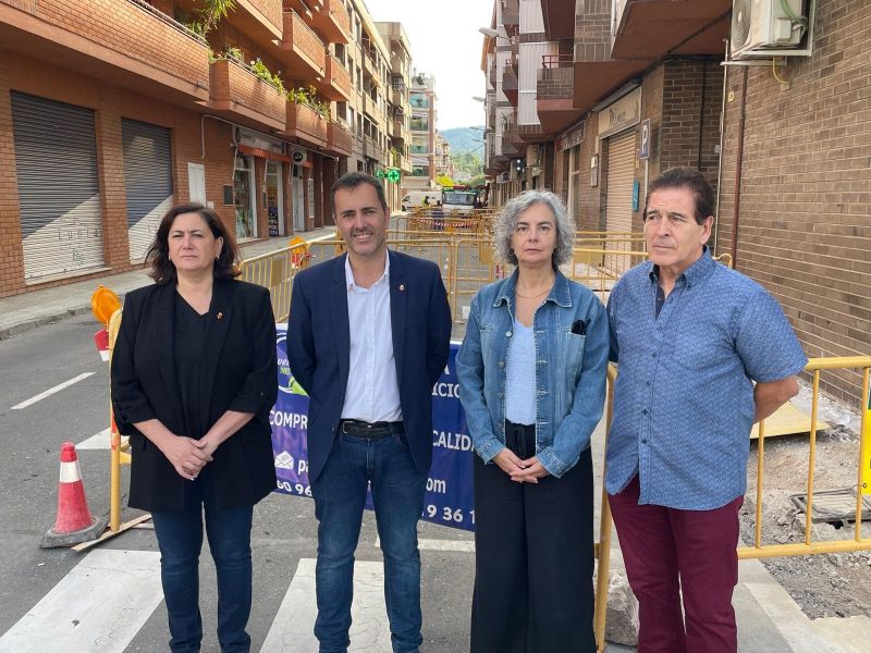 Obres de renovació de la vorera i vorada del carrer Vergés Paulí, al barri del Temple a Tortosa