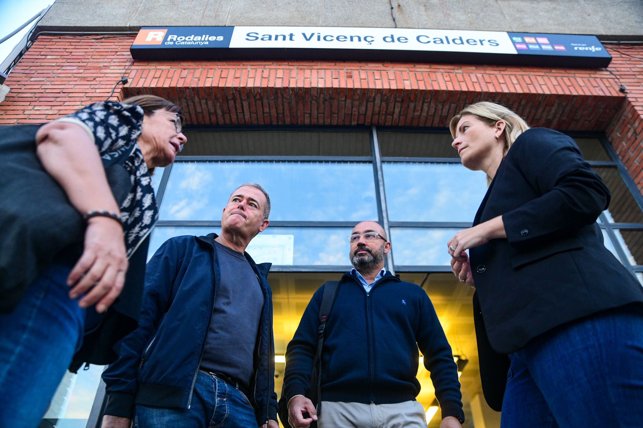 El diputat ebrenc Albert Salvadó i el senador Jordi Gaseni a l'estació de Sant Vicenç de Calders