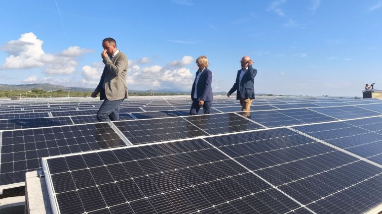 Nova planta fotovoltaica al CAT de l'Ampolla | Sílvia Altadill