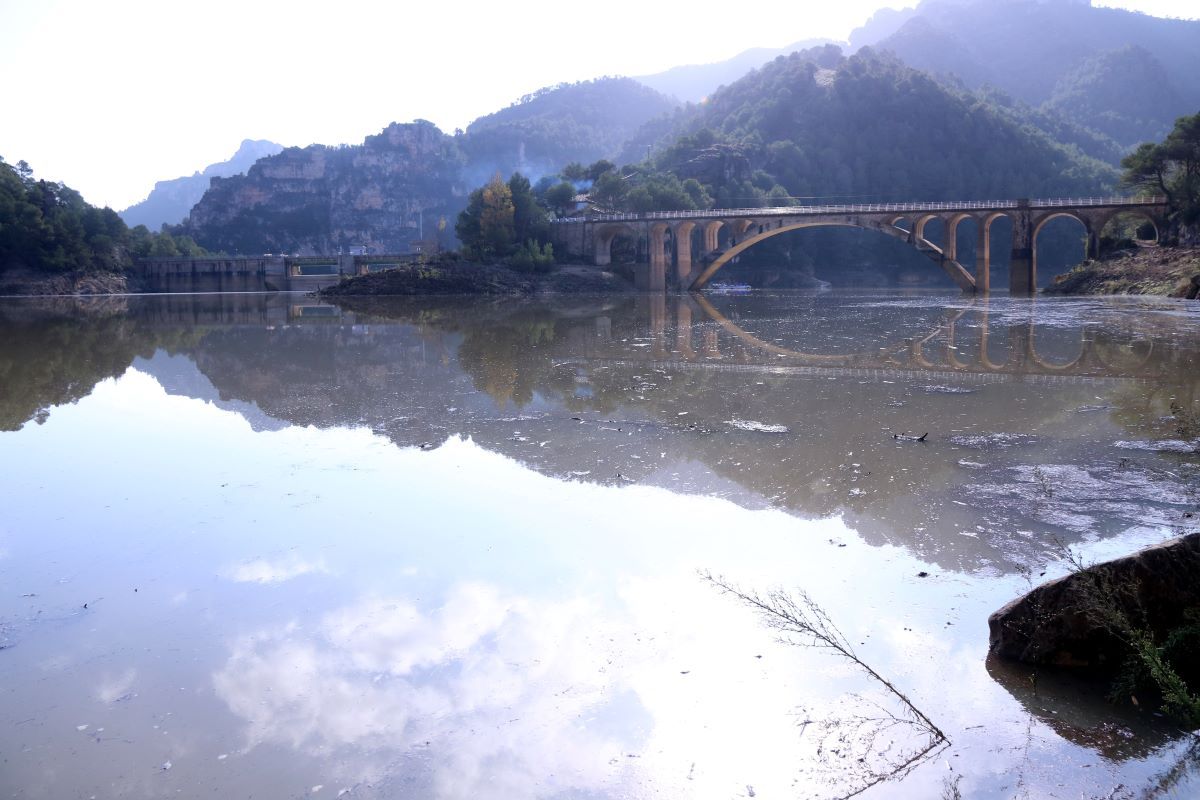 La presa del pantà d'Ulldecona, a la Pobla de Benifassà