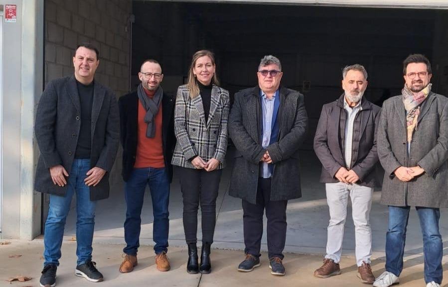 Maria Galindo, secretària de Polítiques Digitals del Departament d’Empresa i Treball visita el CoebreLab a Móra la Nova