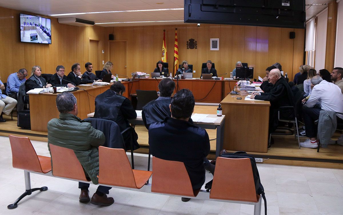 Inici del judici oral, a l'Audiència de Tarragona.