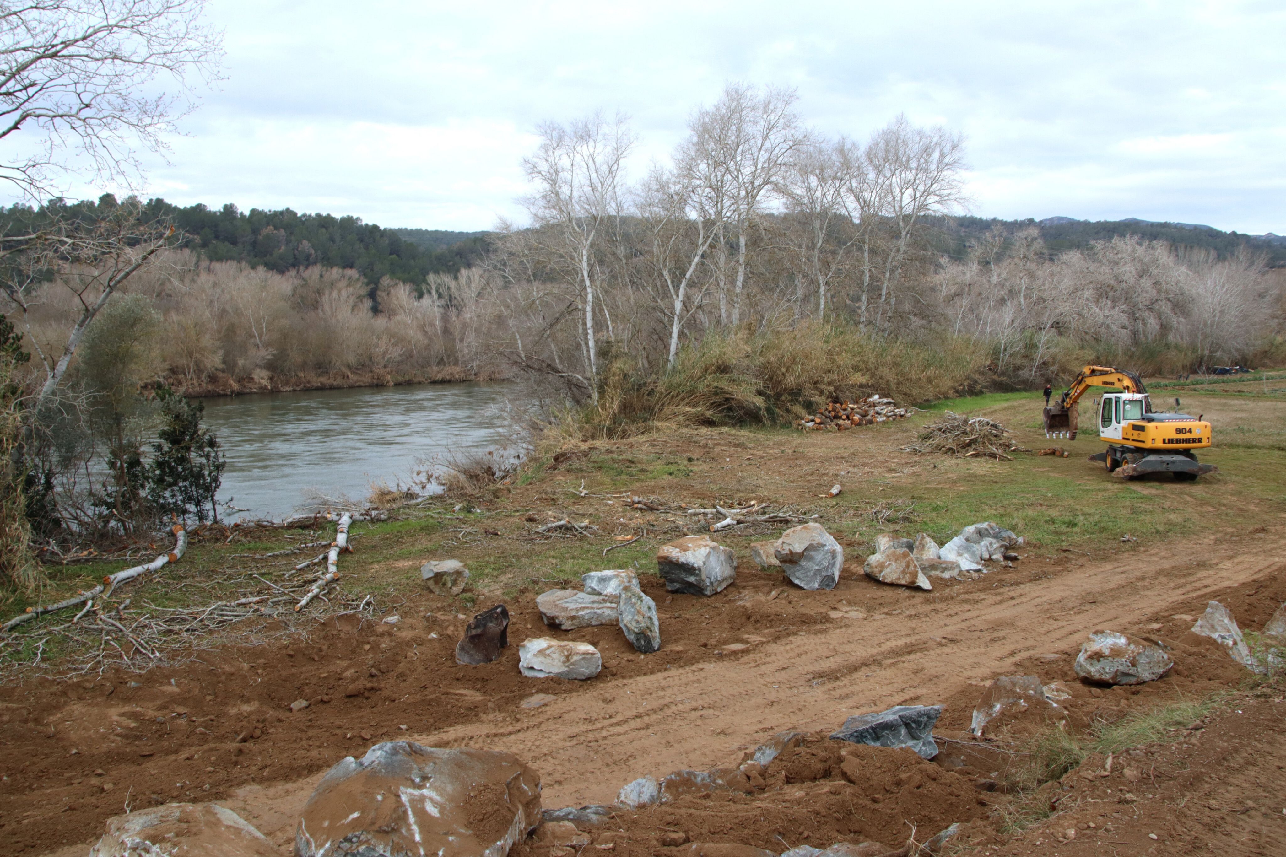 Imatge de la finca de Móra la Nova que s'està condicionant per fer la captació del riu Ebre i traslladar l'aigua a l'embassament dels Guiaments i a la Comunitat de Regants del Baix Priorat