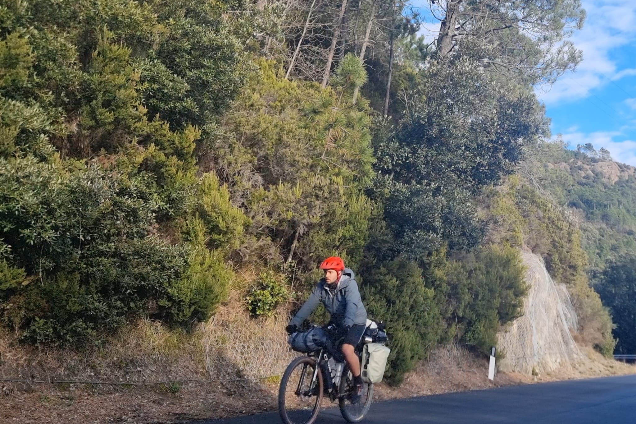 Pau Hidalgo durant la seua aventura de fer la volta al món en bicicleta