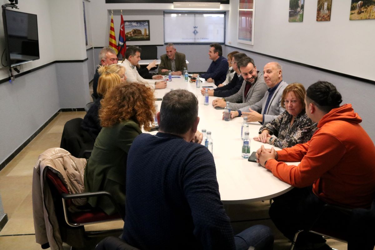 Reunió d'alcaldes a l'Ajuntament de l'Aldea  